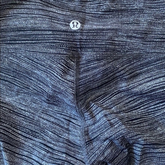 Lululemon Wunder Under printed crop - Picture 5 of 6